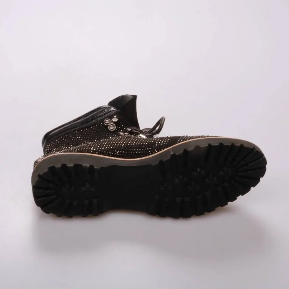 251121030-3